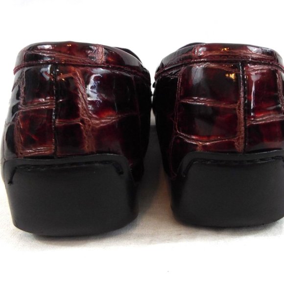 Stuart Weitzman Women's Croc Embossed Patent Leather Loafer with Buckle Size 9 - Picture 3 of 8